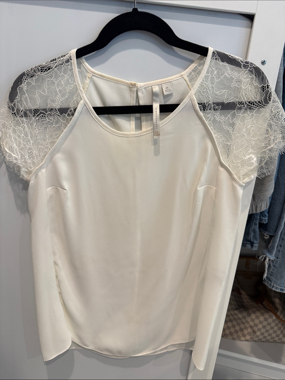 LC Lauren Conrad Cream Lace Cap Sleeve Blouse